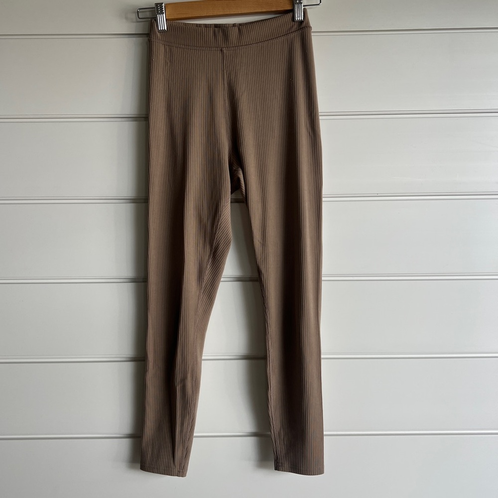 Alo Leggings XS Tan Like-New Light Weight